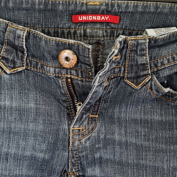 Girls Unicorn and jeans outfit size 8 shirt is 3/4 - Picture 4 of 6